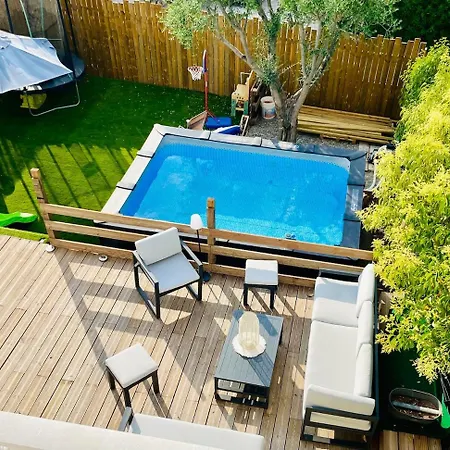 Ferienhaus Maison Familiale Avec Jardin Et Piscine